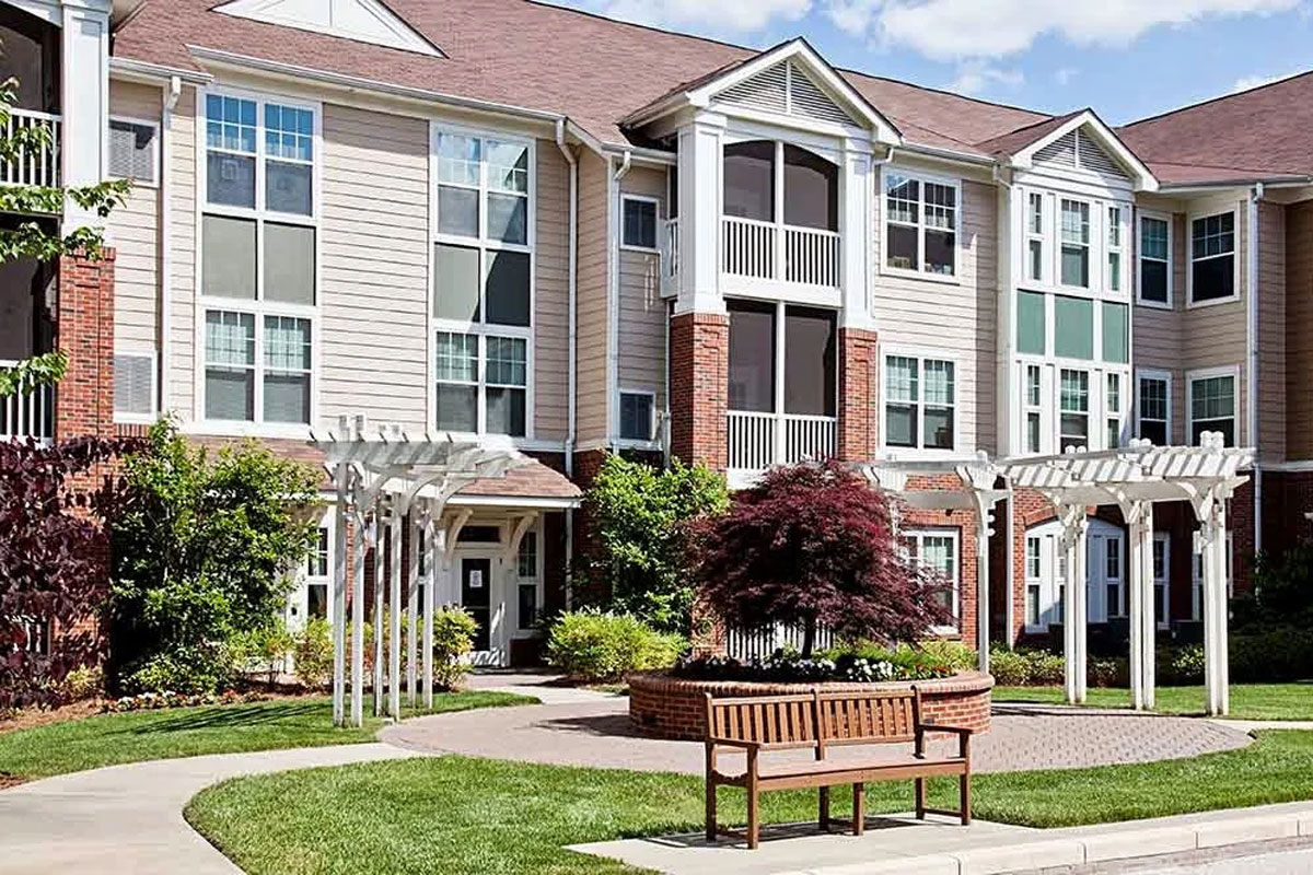 Atria Oakridge entry