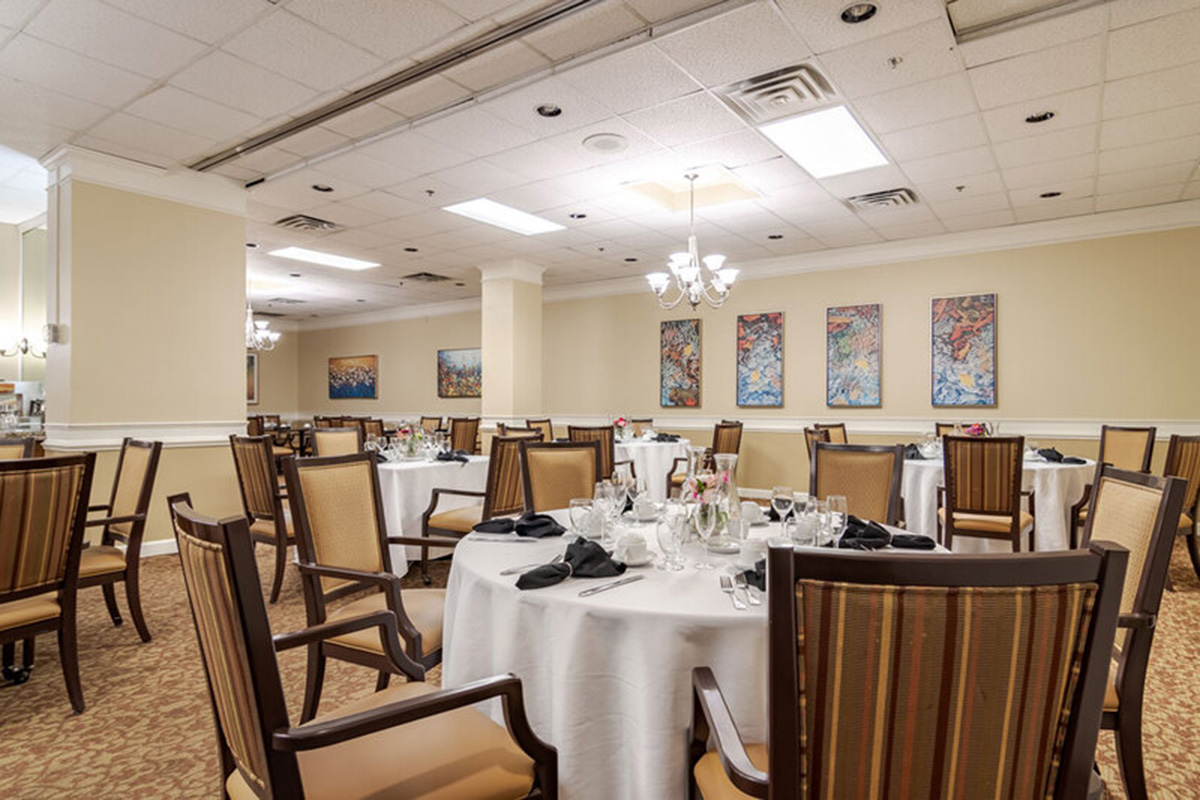 Hammond Glen dining