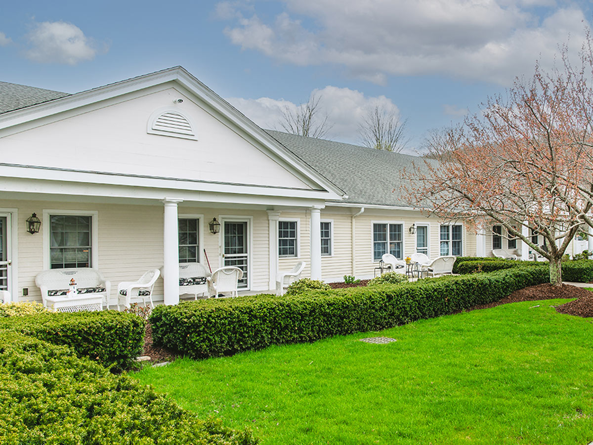 Commonwealth Senior Living at Haddam Exterior