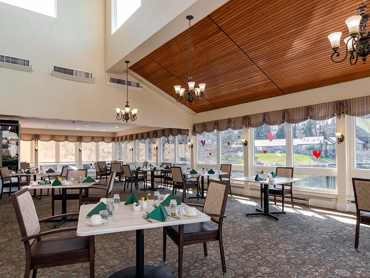 Commonwealth Senior Living at Willow Grove Dining Room