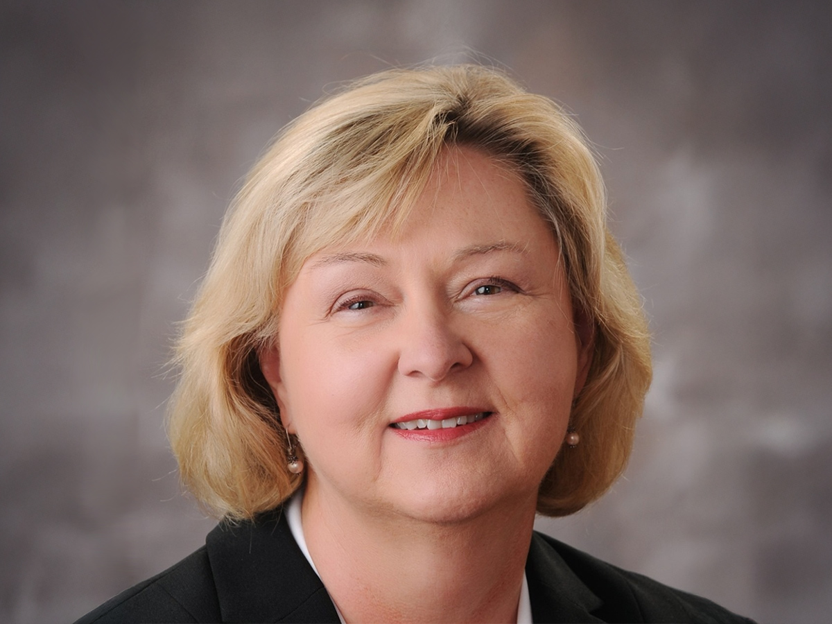 Lynn Atkinson Headshot