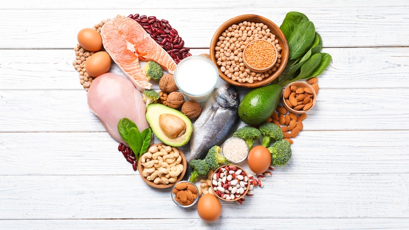 healthy foods laid out in the form of a heart, for article on the MIND diet. Image: Chernetskaya