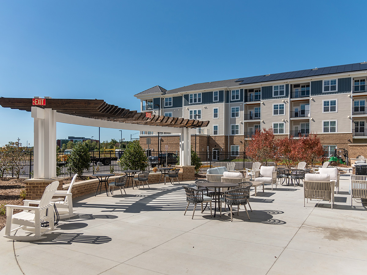 Acclaim at the Hill Courtyard