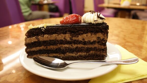 chocolate cake, perfect to curb your sweet tooth.
