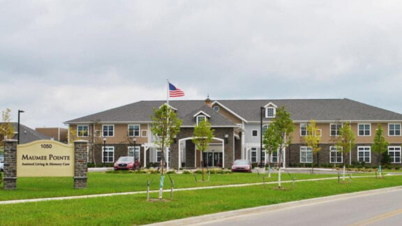 Maumee Pointe Assisted Living and Memory Care building