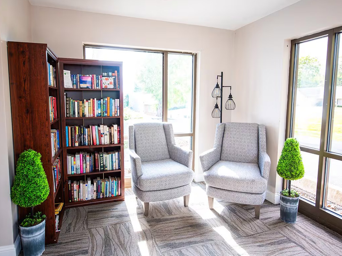 Commonwealth Senior Living at Abingdon Library