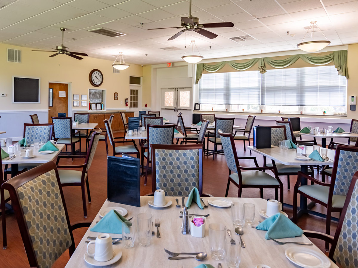 Commonwealth Senior Living at Farnham Dining Room