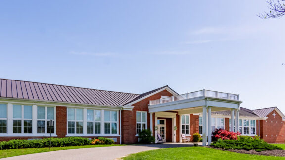 Commonwealth Senior Living at Farnham Exterior