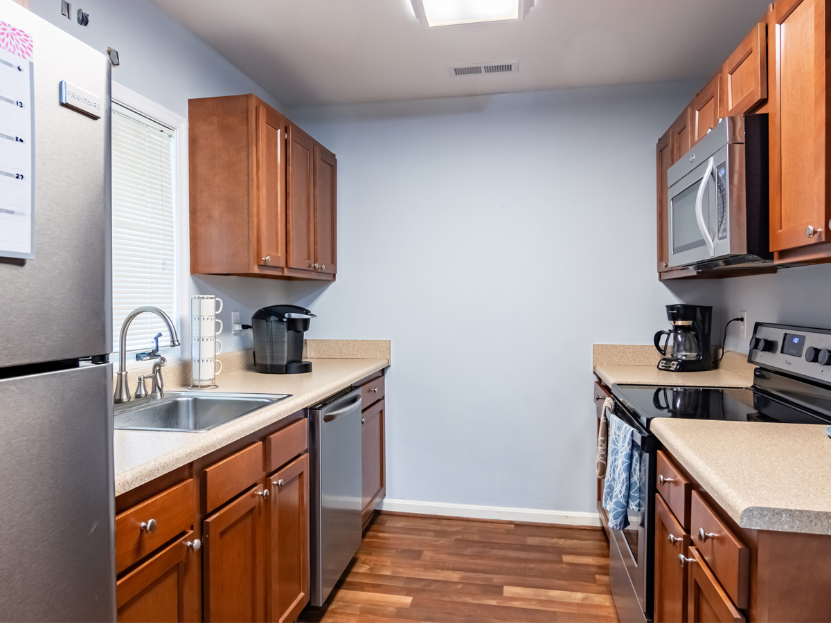 Commonwealth Senior Living at Farnham Kitchen