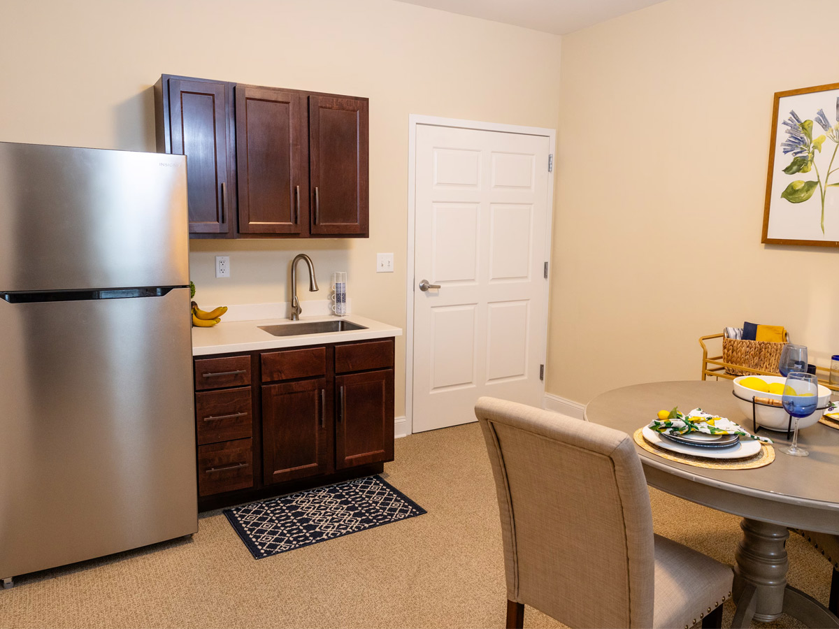 Commonwealth Senior Living at Front Royal Kitchen