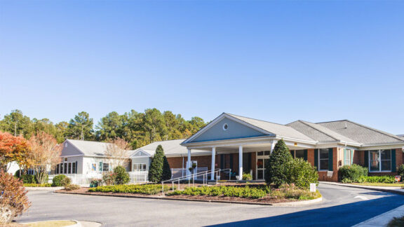 Commonwealth Senior Living at Gloucester House Exterior
