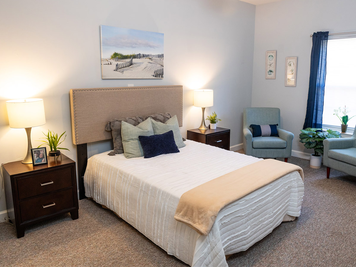 Commonwealth Senior Living at Kilmarnock Bedroom