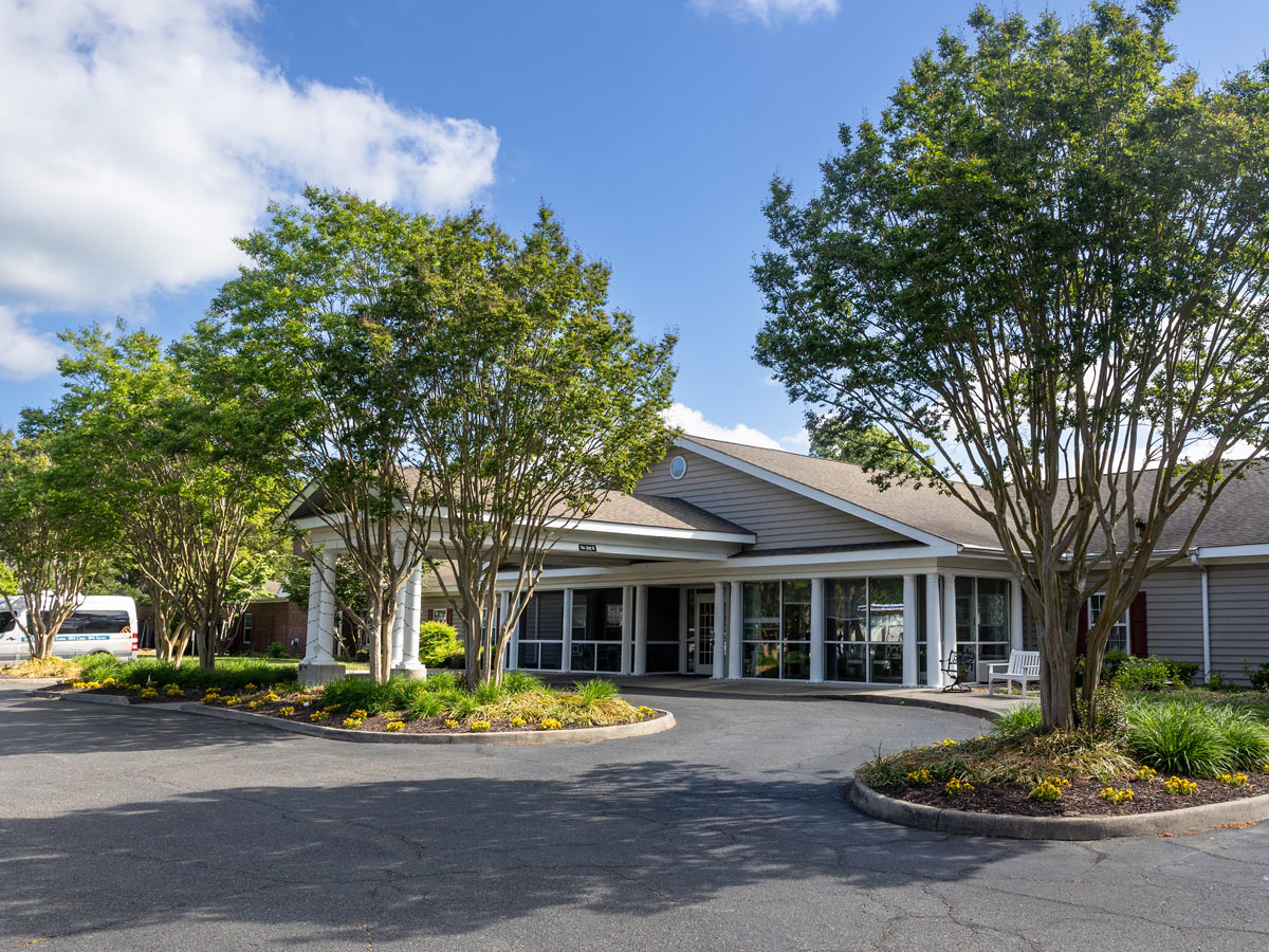 Commonwealth Senior Living at Kilmarnock Exterior