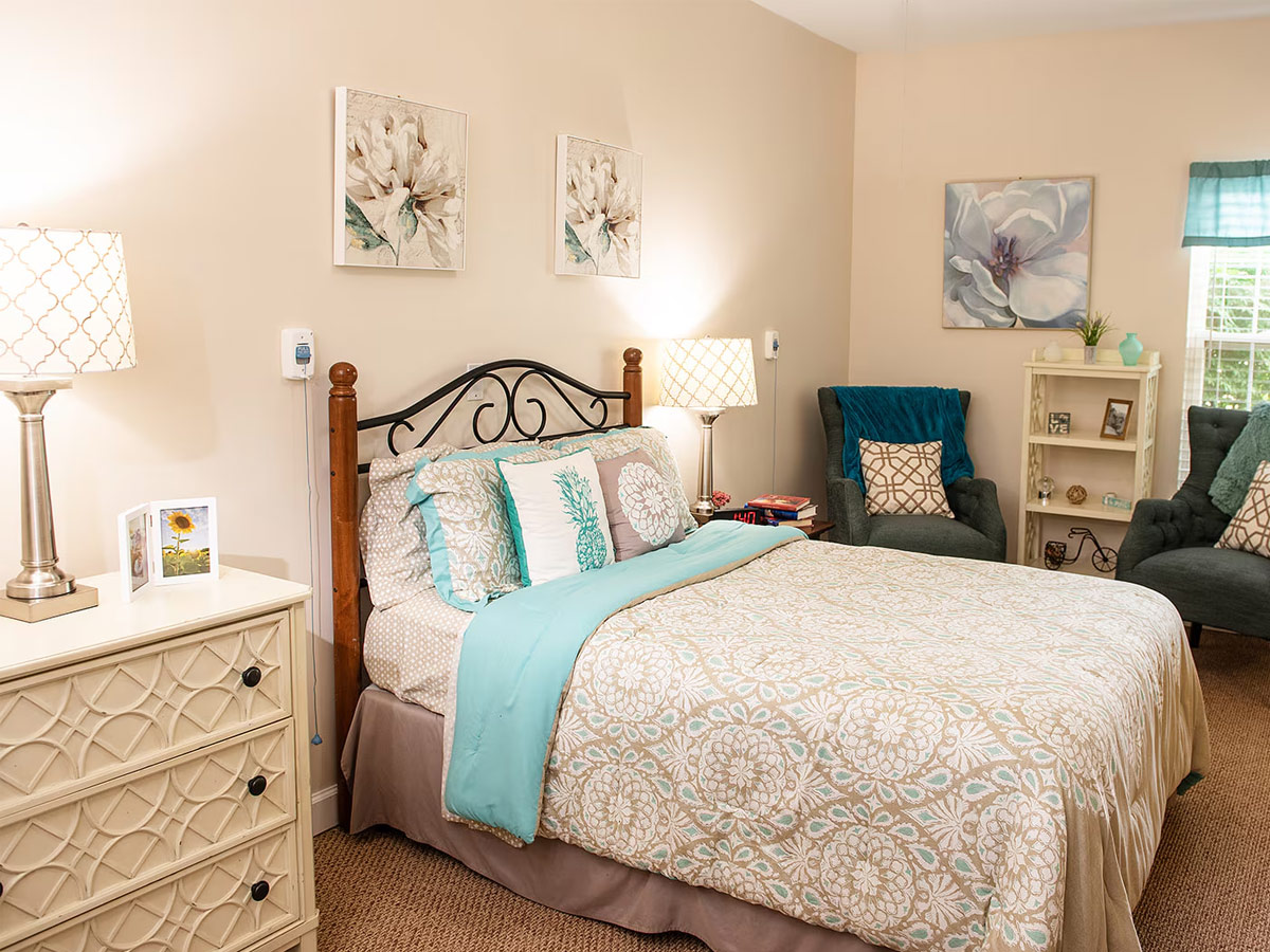 Commonwealth Senior Living at the Devonshire Bedroom
