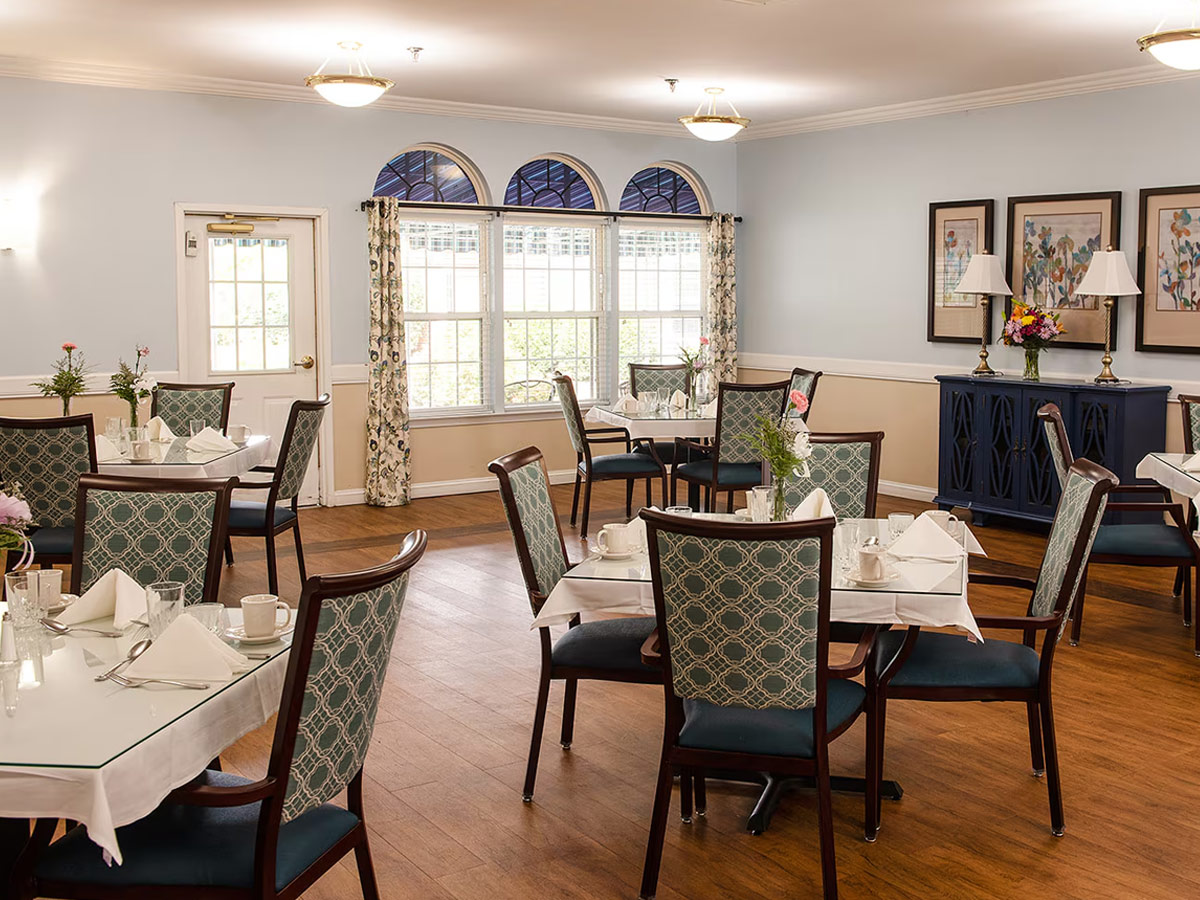 Commonwealth Senior Living at the Devonshire Dining Room