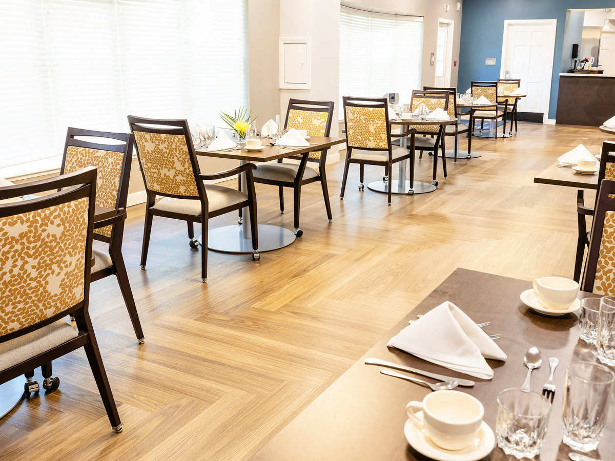 Golden Orchards Commonwealth Seniors Living Dining Room