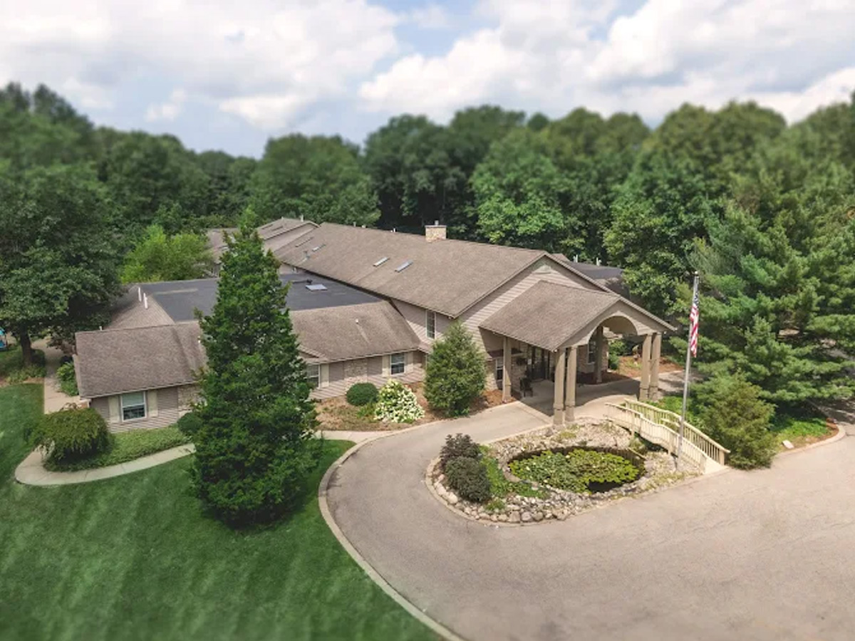 Golden Orchards Commonwealth Seniors Living Exterior