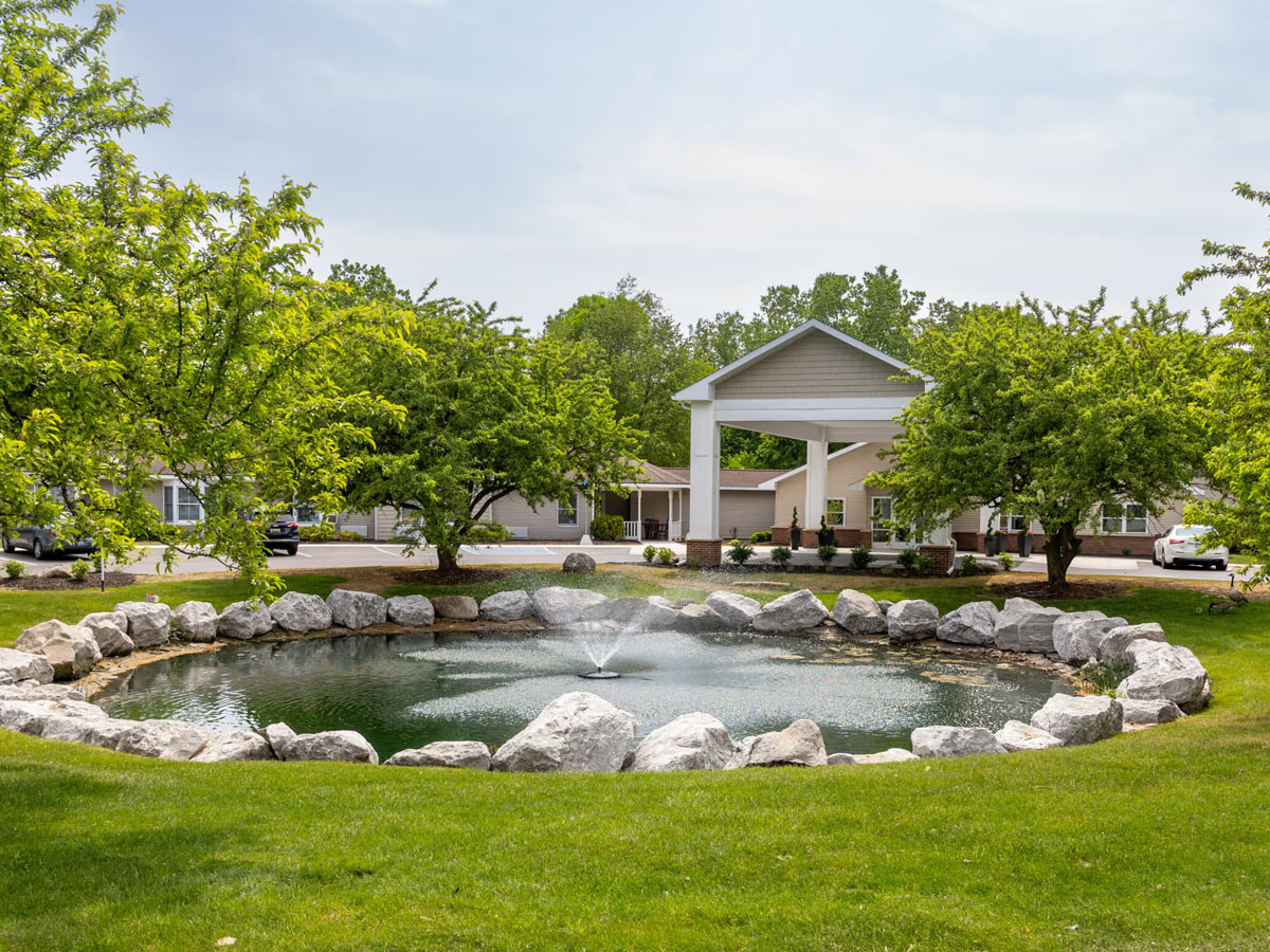 Commonwealth Senior Living at East Paris Exterior with Fountain