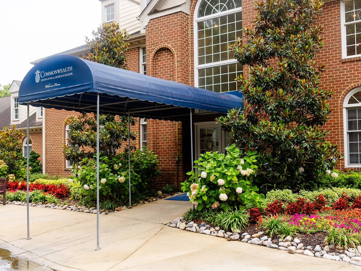 Commonwealth Senior Living at Georgian Manor Exterior