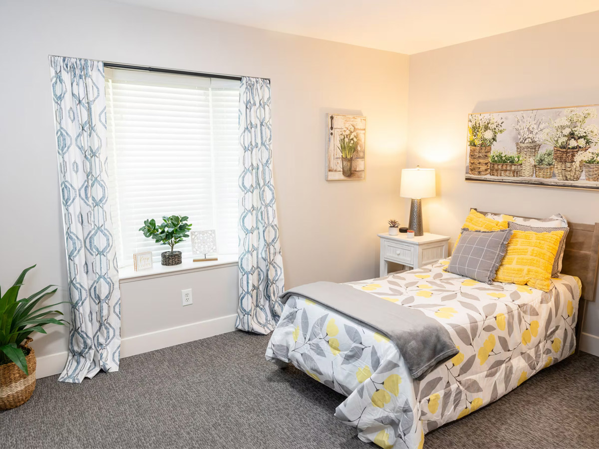 Commonwealth Senior Living at Grand Rapids Bedroom