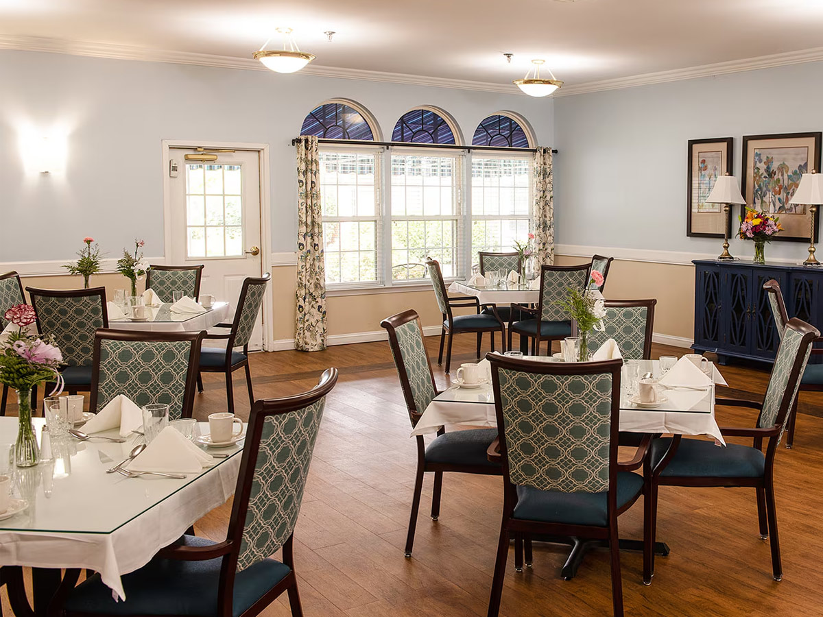 Commonwealth Senior Living at Hampton Dining Room