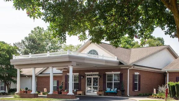 Commonwealth Senior Living at Hampton Exterior