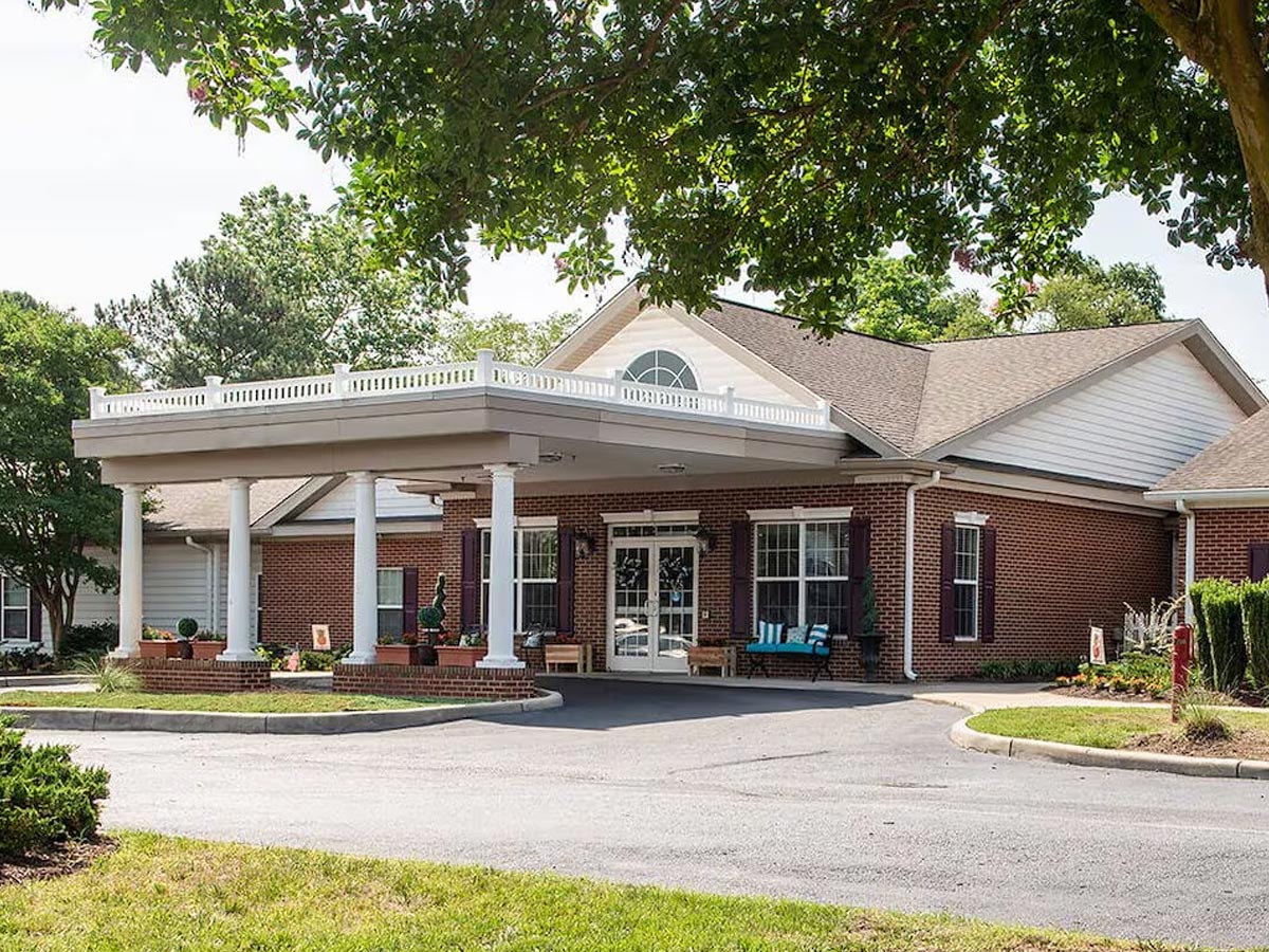 Commonwealth Senior Living at Hampton Exterior