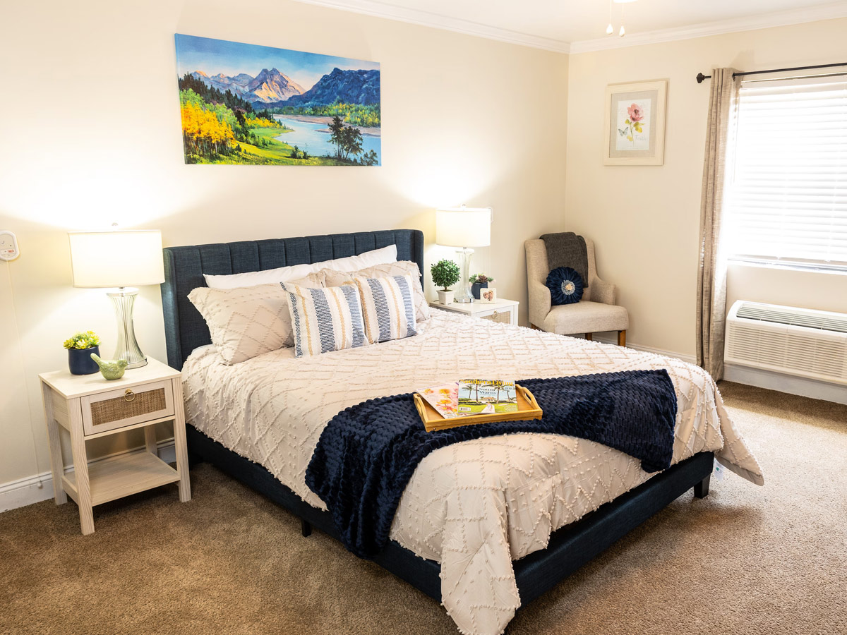 Commonwealth Senior Living at Hillsville Bedroom
