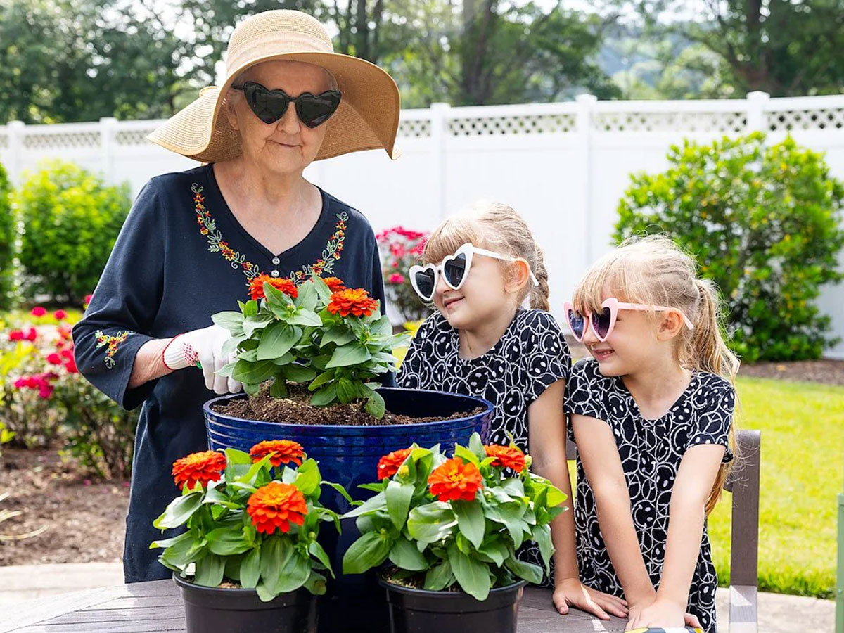 Commonwealth Senior Living at Hillsville Grandma with Flowers