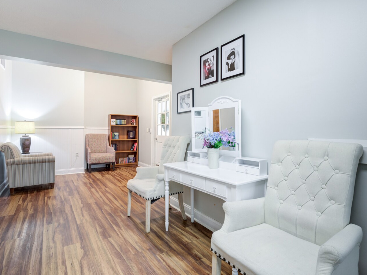 Commonwealth Senior Living at Radford Vanity Life Station