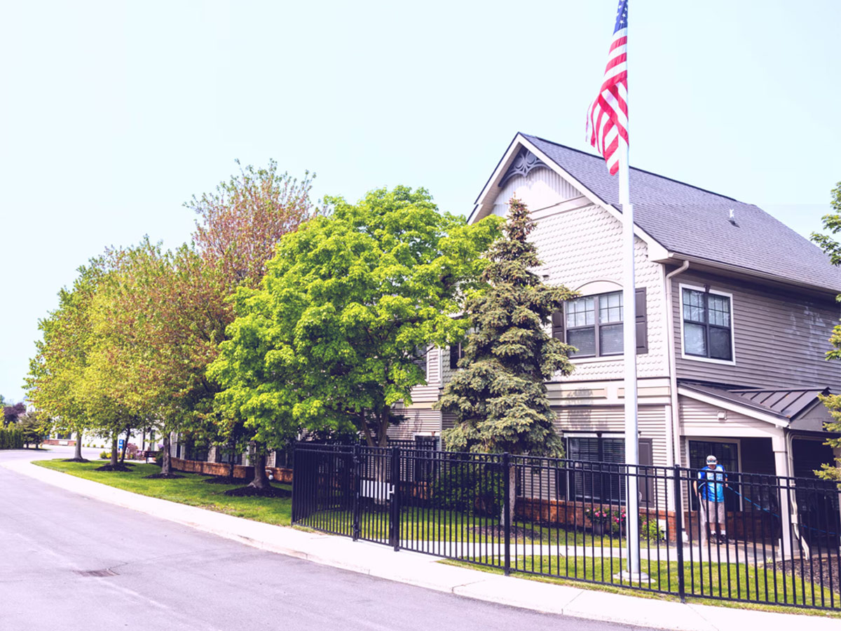 Commonwealth Senior Living at New Baltimore Exterior