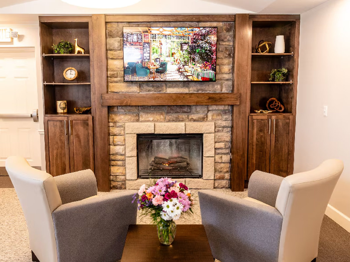Commonwealth Senior Living at New Baltimore Living Room