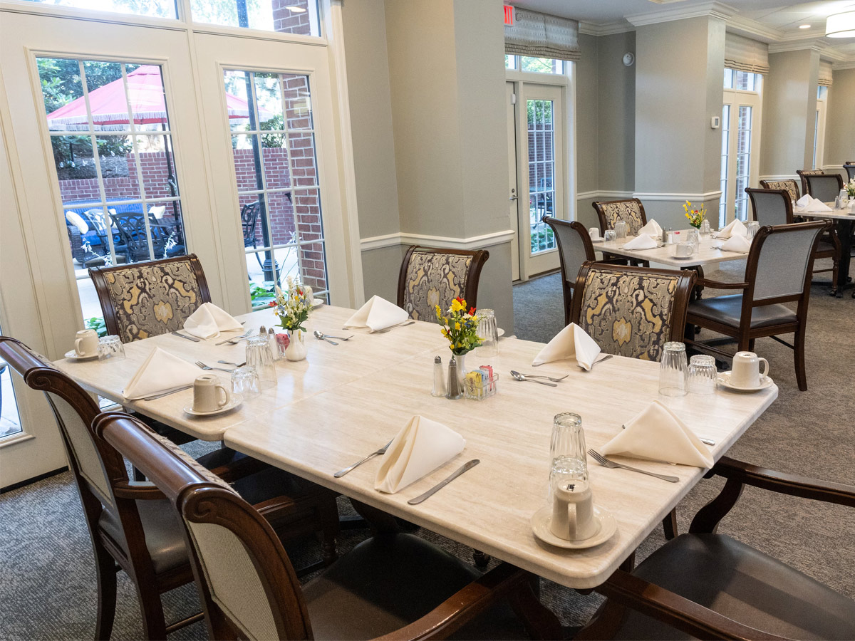 Commonwealth Senior Living at Stratford House Dining Room