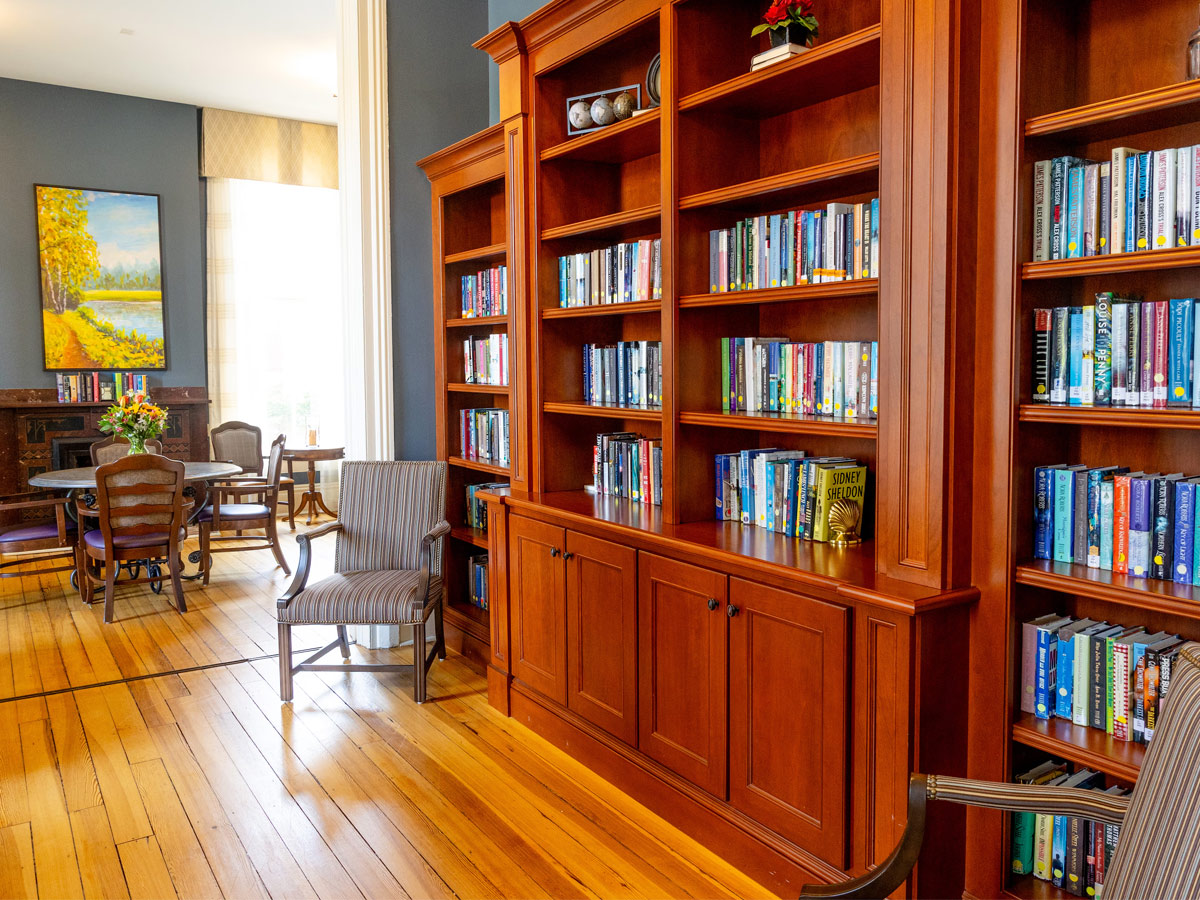 Commonwealth Senior Living at Stratford House Library