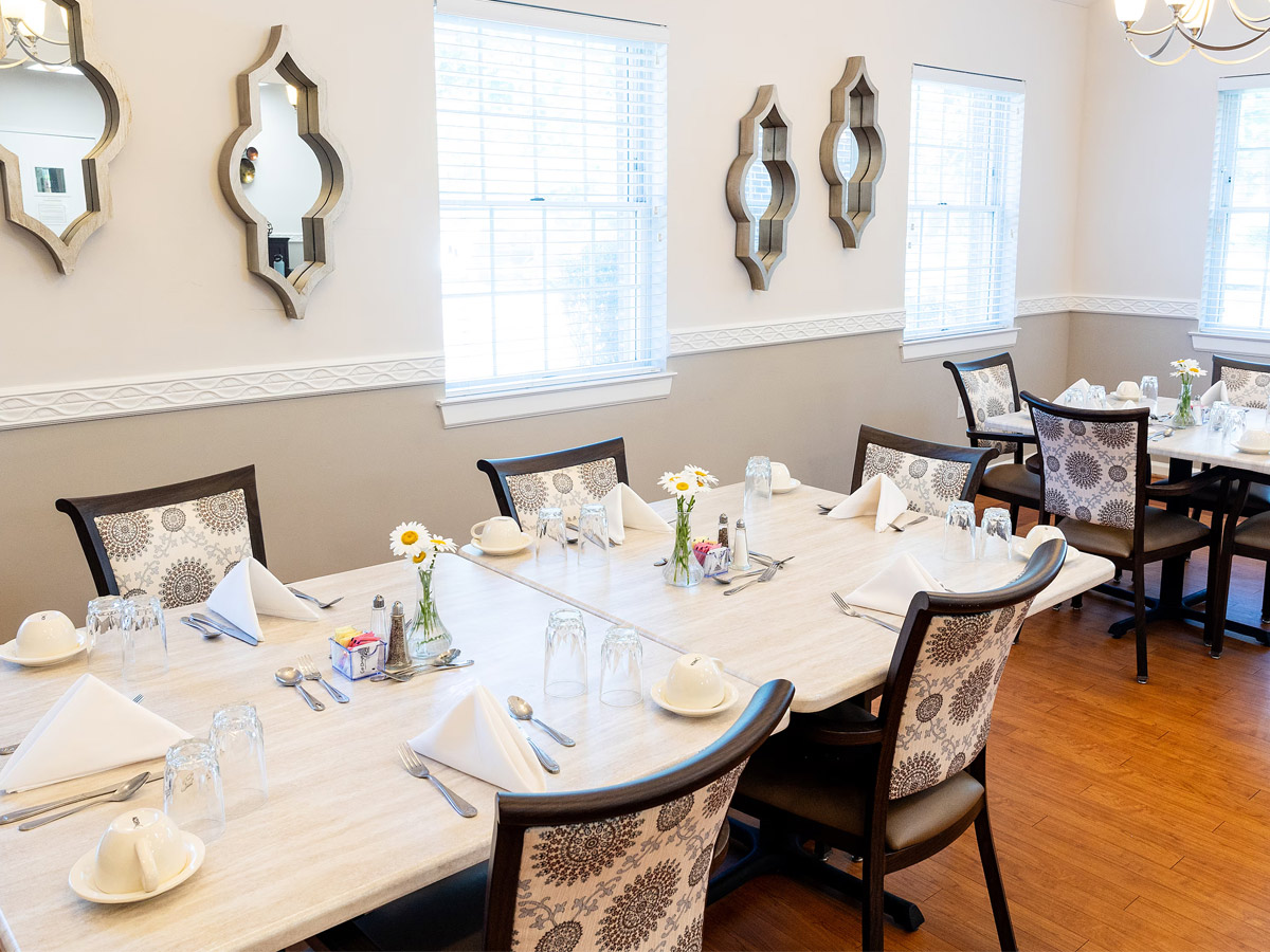 Commonwealth Senior Living at King Grant House Dining Room