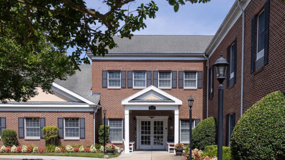 Commonwealth Senior Living at King Grant House Exterior