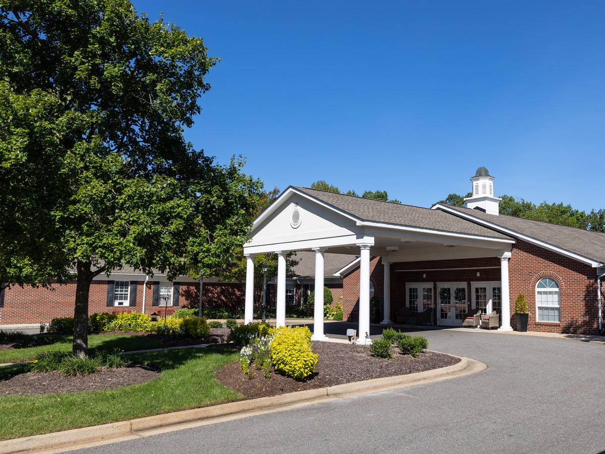 Commonwealth Senior Living at the West End Exterior