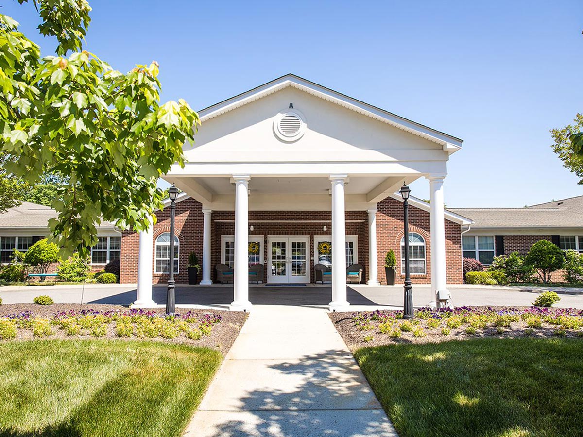 Commonwealth Senior Living at the West End Entrance