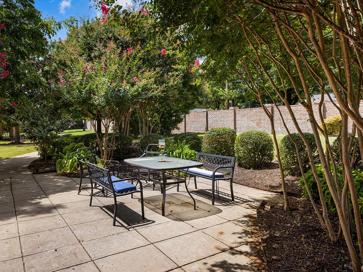 The El Dorado Outdoor Seating Area