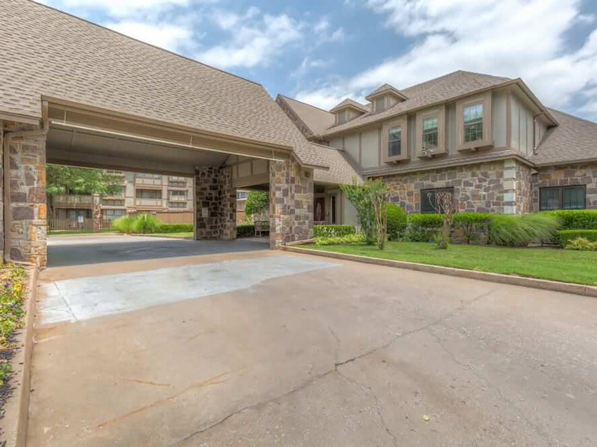 Country Club at Woodland Hills Entrance