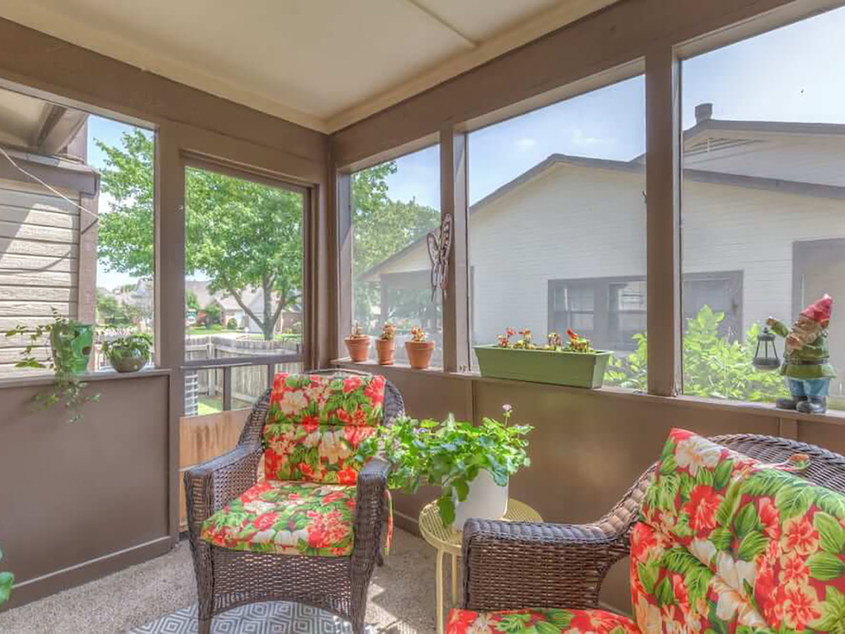Country Club at Woodland Hills Screened in Porch