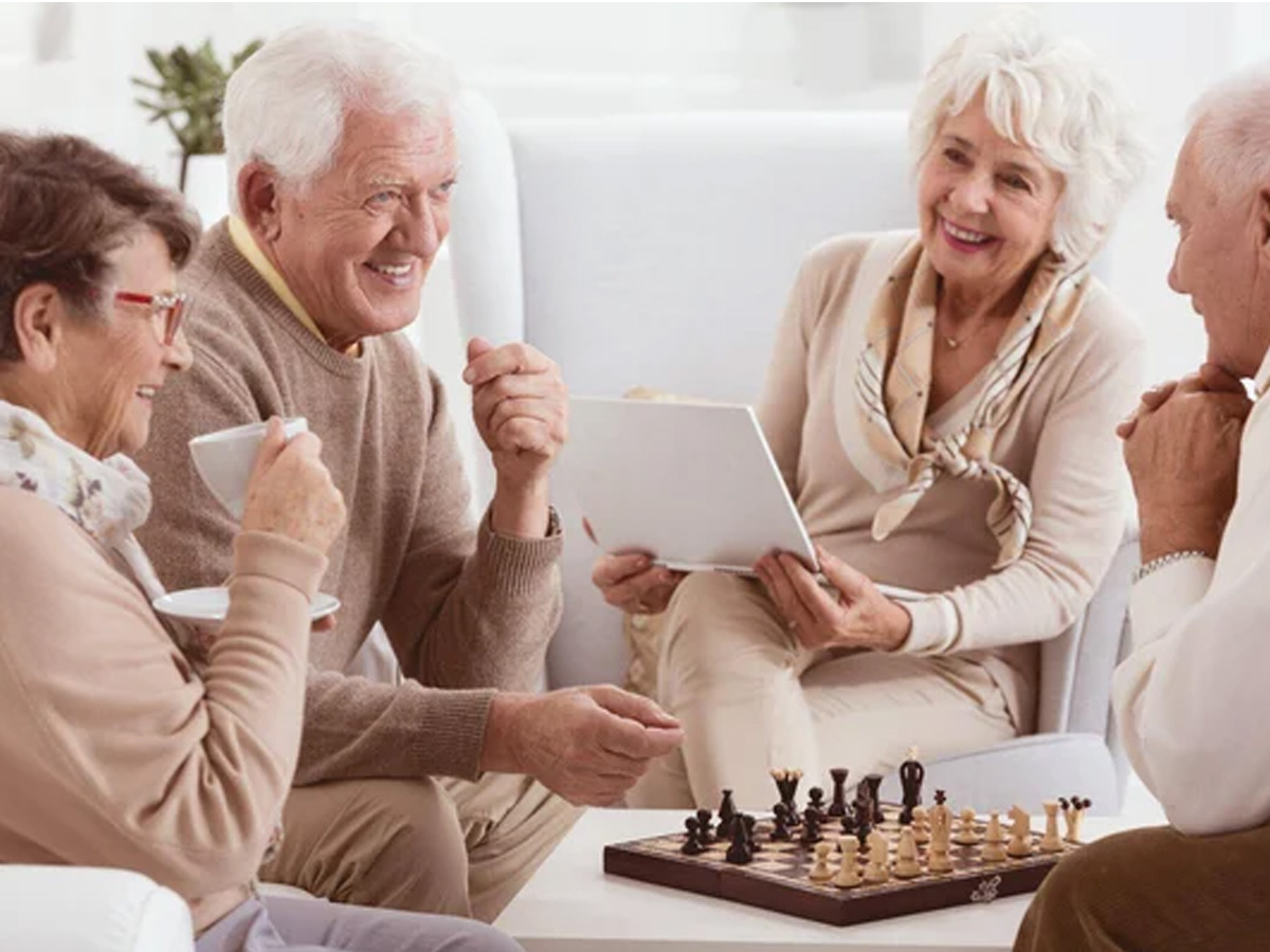 Chateau Ridgeland Playing Chess