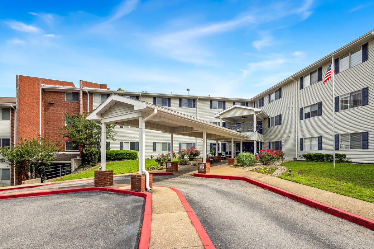 Colonial Village front entry