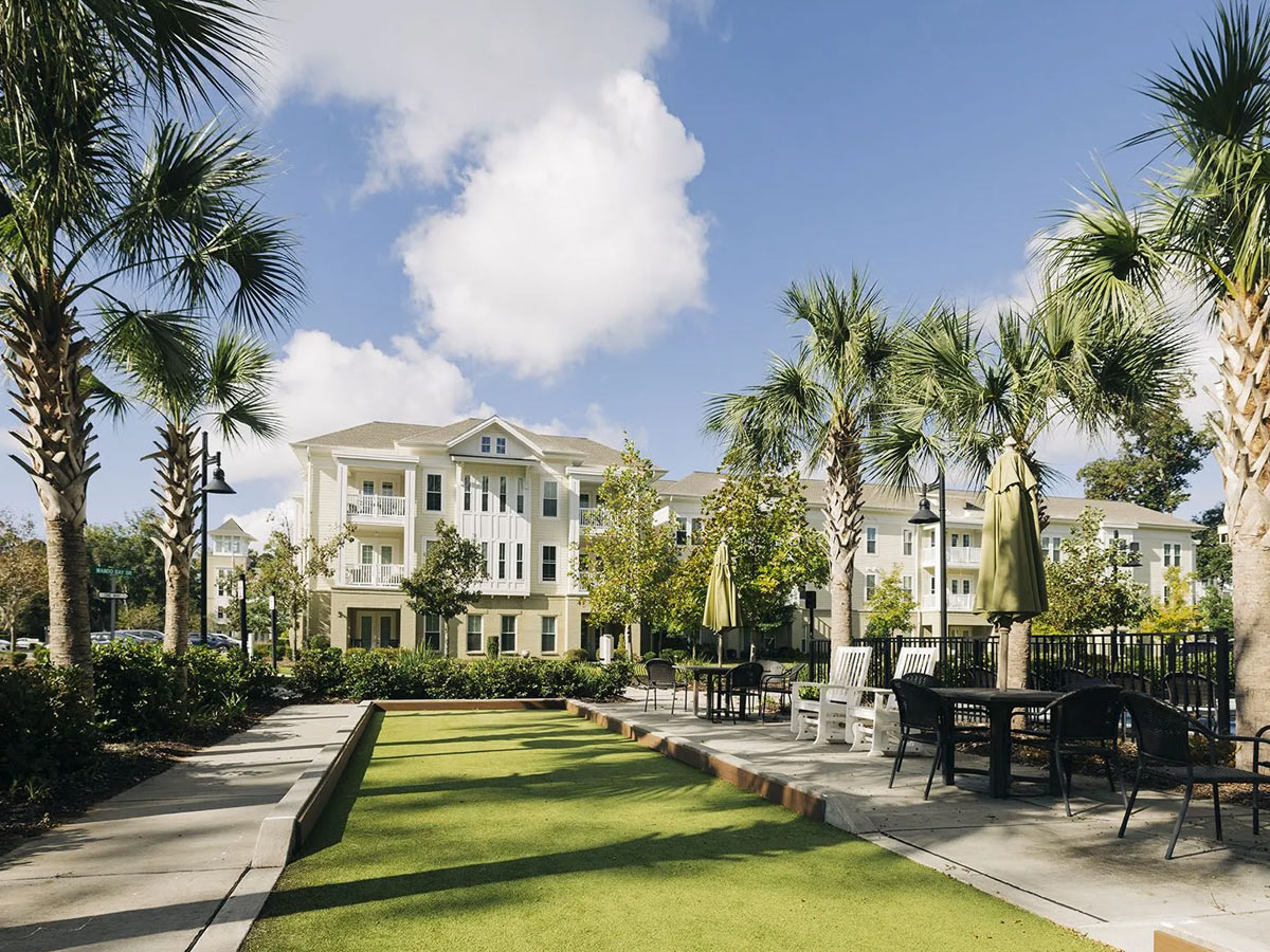 South Bay at Mount Pleasant Courtyard