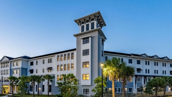 Lisbet at Wellington Bay Exterior