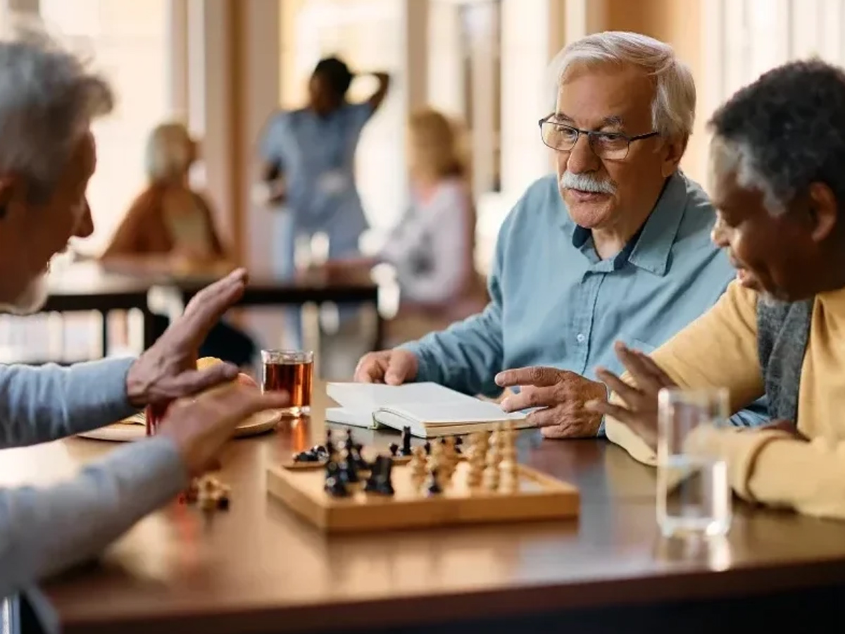 Willows Landing Friends Playing Chess