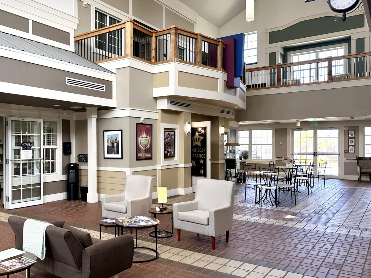 Vintage Hills of Indianola Lobby