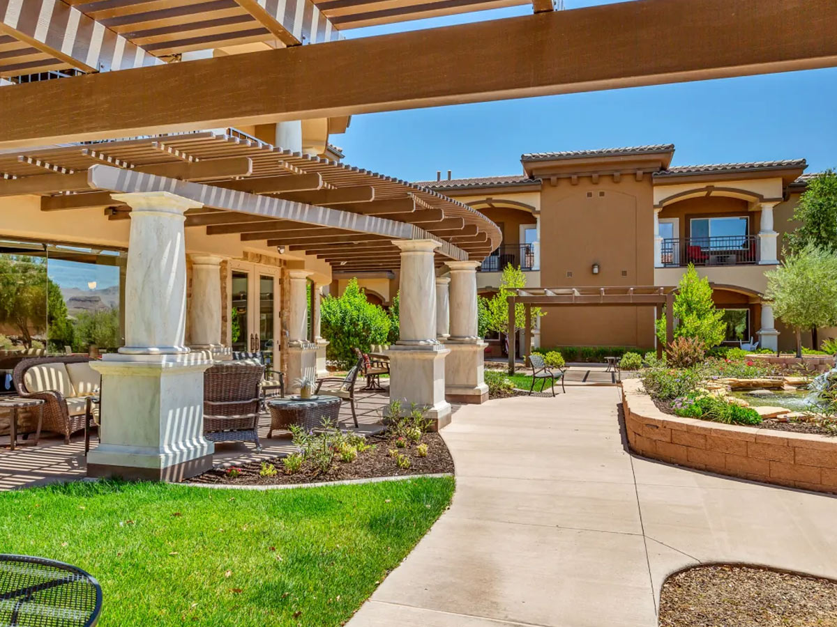 The Retreat at Sunbrook Outdoor Courtyard