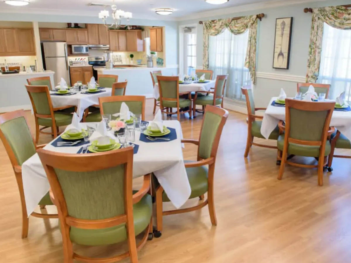 The Indigo at Elmherst Dining Room