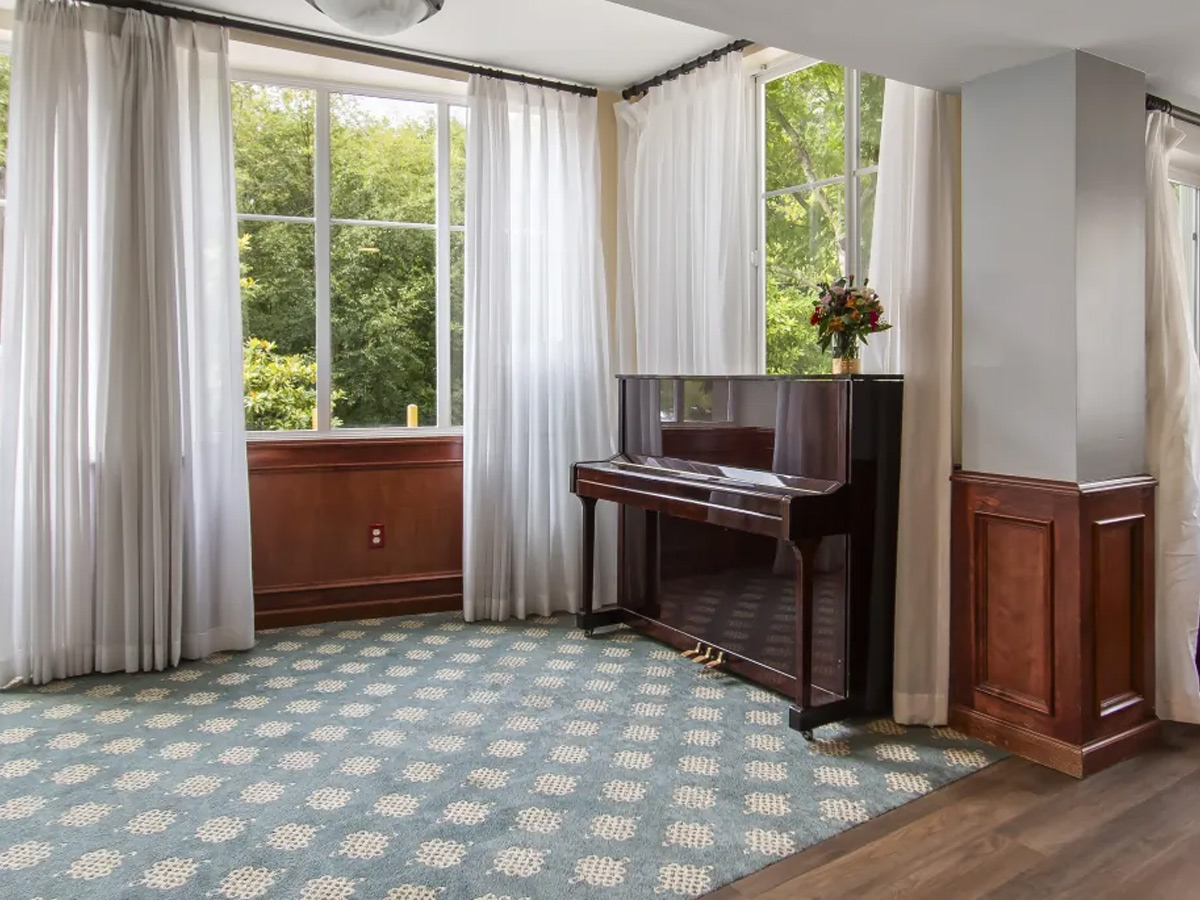Harbour Pointe Piano Room